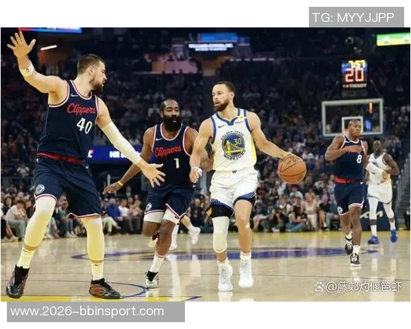 库明加重返社交媒体分享休赛期精彩瞬间合辑