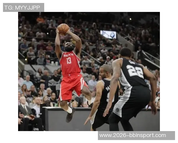 哈登半场表现抢眼三分球命中率高达75助球队争取胜利